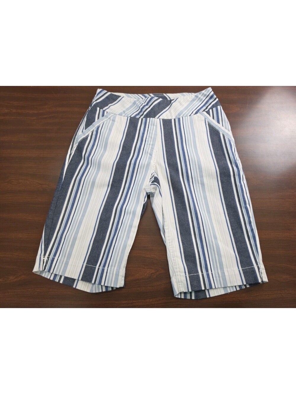 Westbound Size 6 Blue White Striped Bermuda Shorts Stretch Pull On Coastal Chic